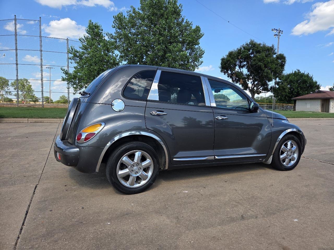Used 2004 Chrysler PT Cruiser Limited FWD image 26