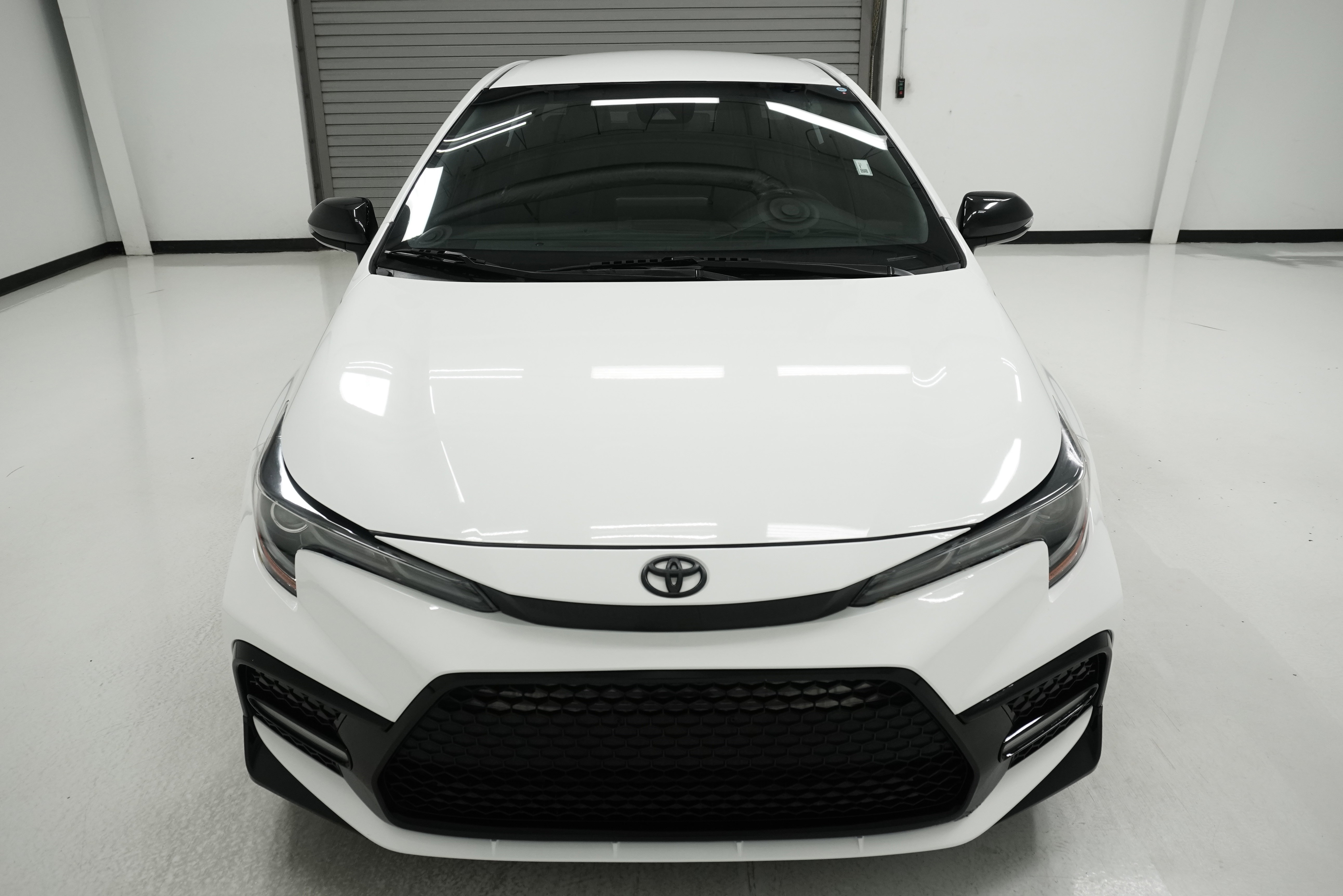 Used 2022 Toyota Corolla SE FWD image 2