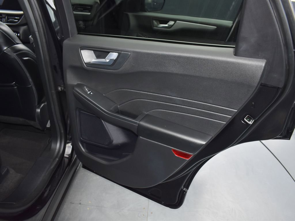 Used 2024 Ford Escape Platinum image 25