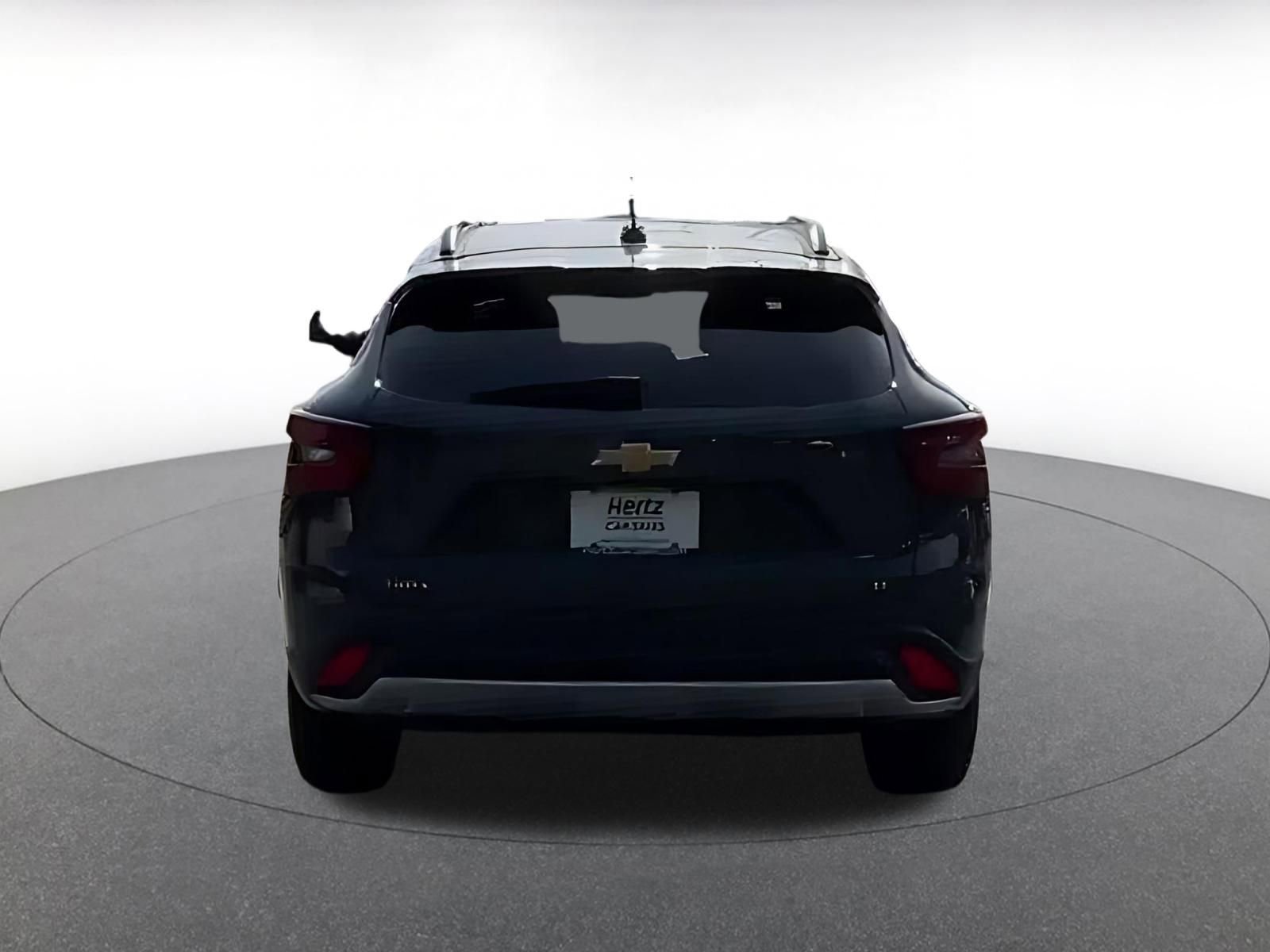 Used 2025 Chevrolet Trax LT w/ LT Convenience Package FWD image 11