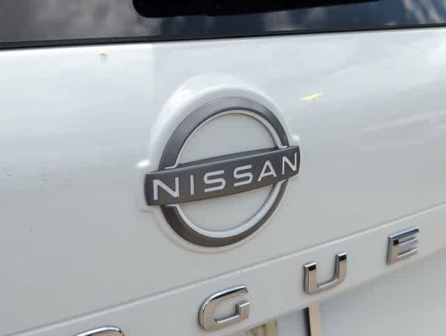 Used 2023 Nissan Rogue S image 10