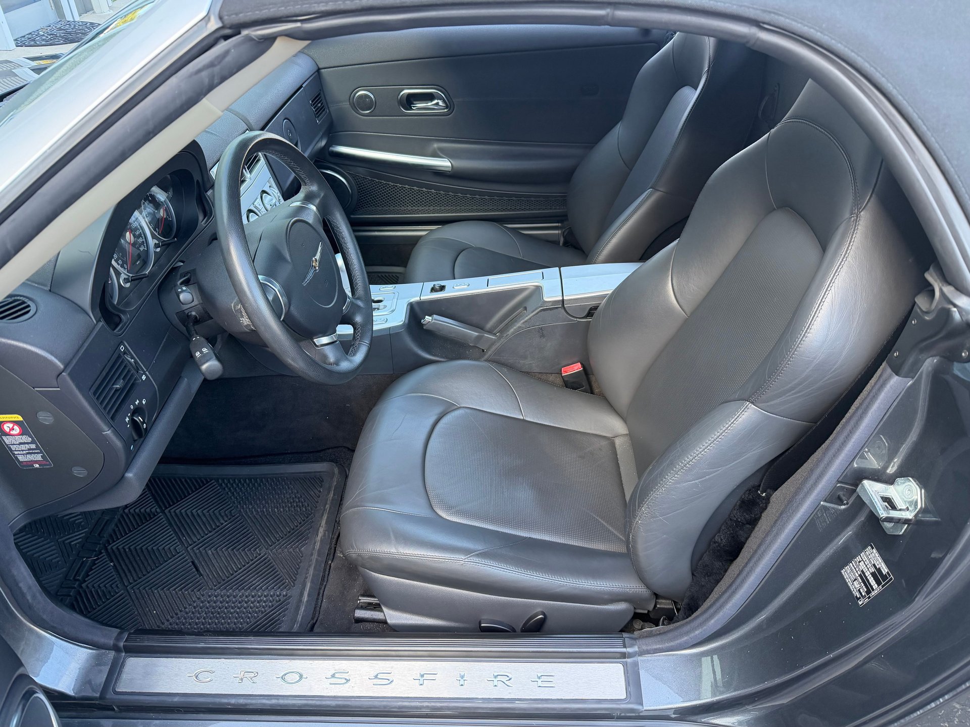 Used 2005 Chrysler Crossfire Limited RWD image 8