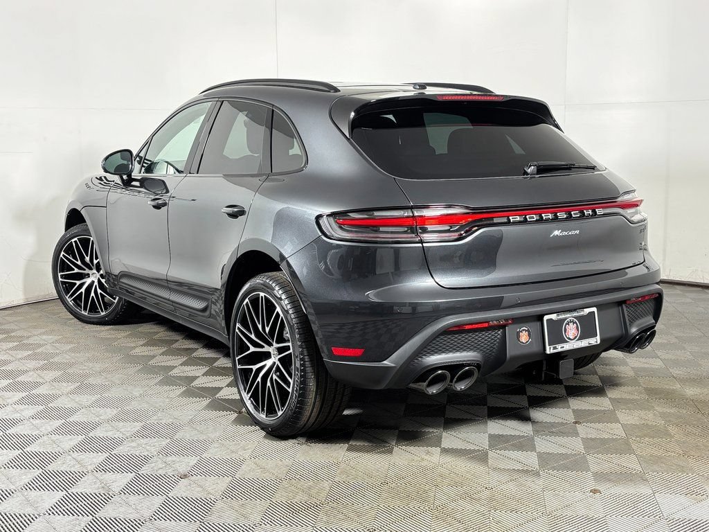 Certified 2026 Porsche Macan AWD/4WD image 3