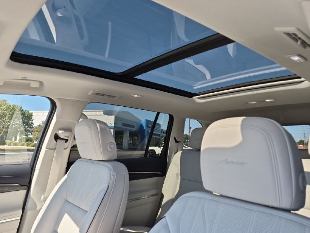 New 2027 Buick Enclave Avenir w/ LPO, Floor Liner Package FWD image 17