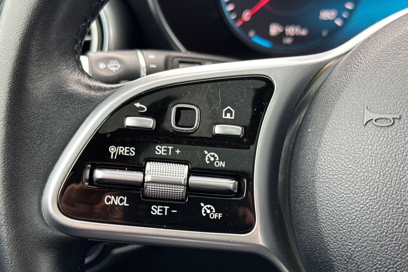 Used 2021 Mercedes-Benz GLC 300 4MATIC image 16