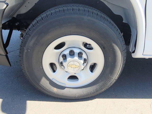 New 2026 Chevrolet Express 2500 w/ Driver Convenience Package RWD image 29