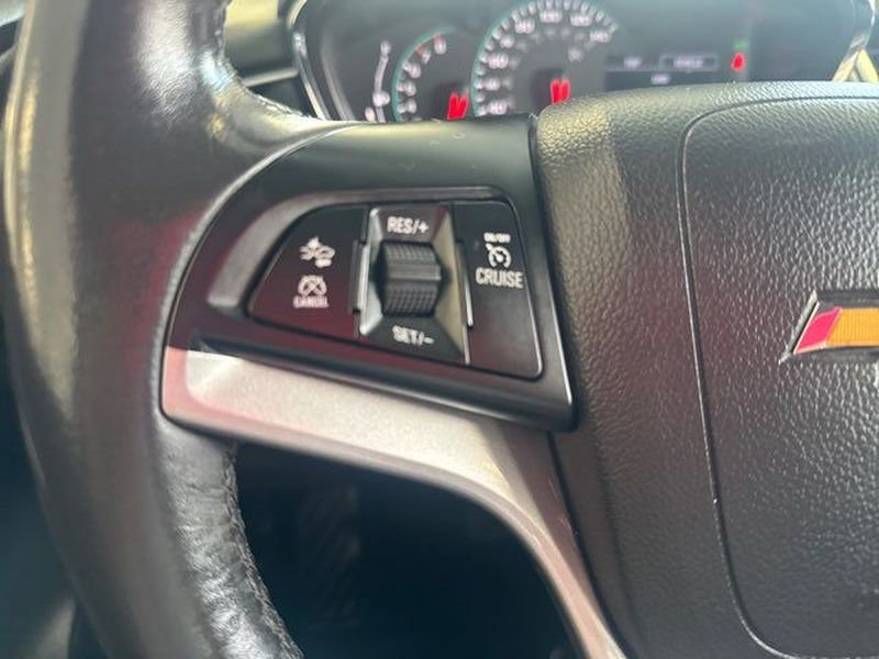 Used 2019 Chevrolet Trax Premier w/ Midnight Edition image 15