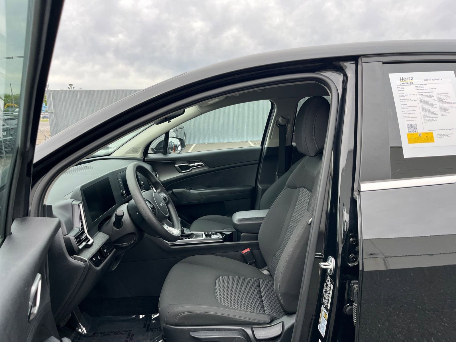Used 2025 Kia Sportage LX FWD image 26