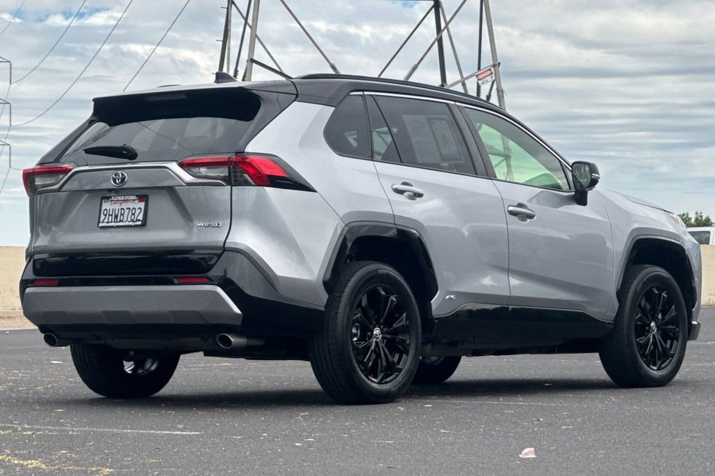 Used 2023 Toyota RAV4 XSE AWD/4WD image 4