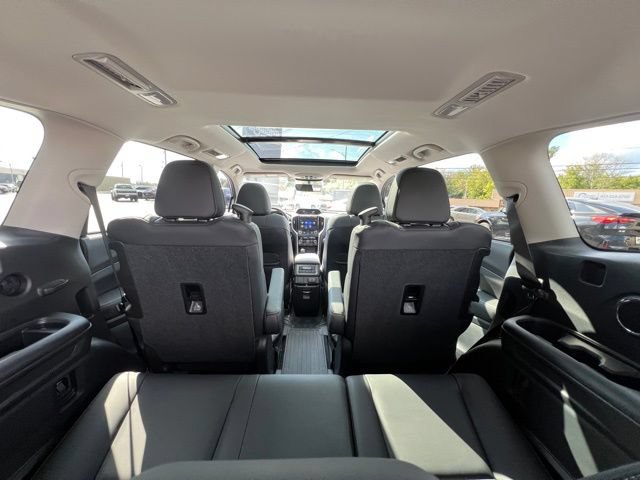 Used 2022 Subaru Ascent Limited w/ Technology Package AWD/4WD image 9