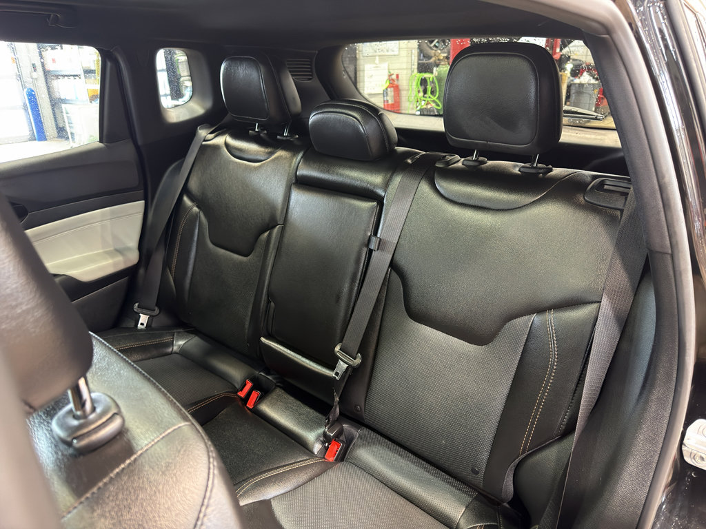 Used 2023 Jeep Compass Limited w/ Sun and Sound Group image 35