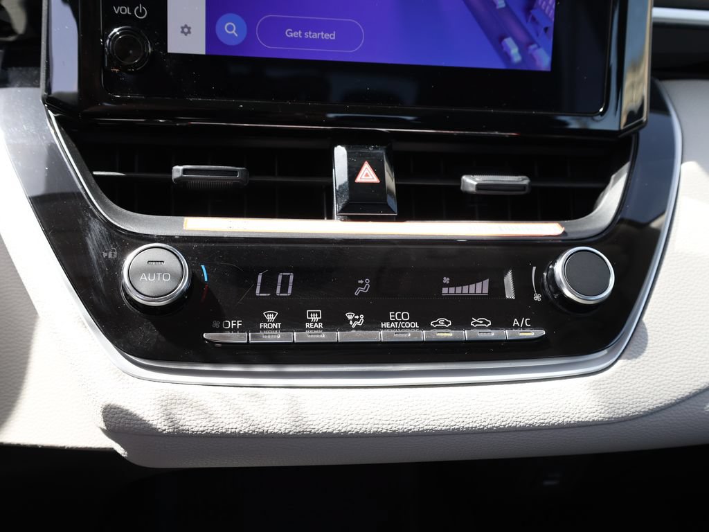 Used 2025 Toyota Corolla LE FWD image 24