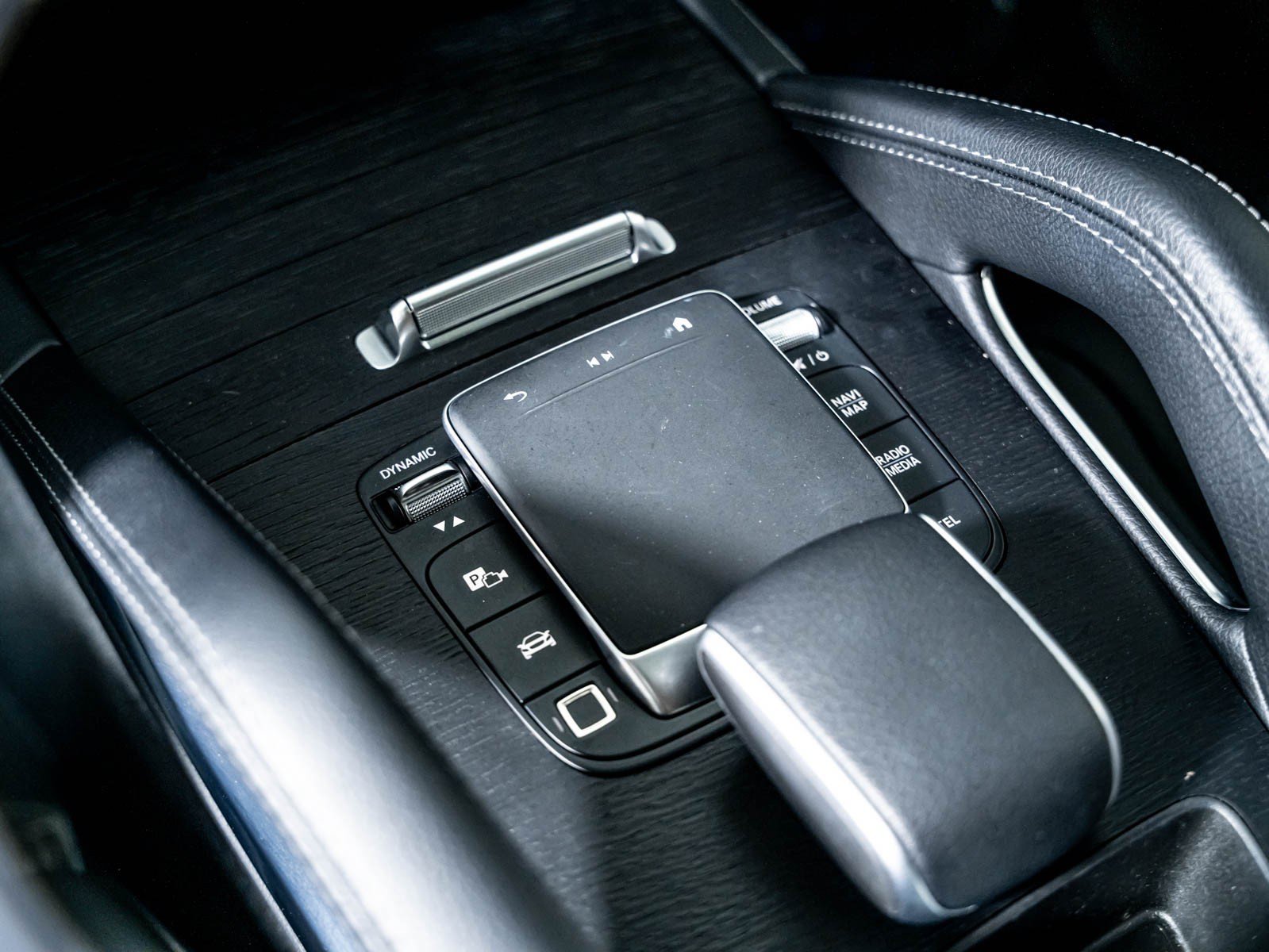 Certified 2025 Mercedes-Benz GLE 450e 4MATIC image 15
