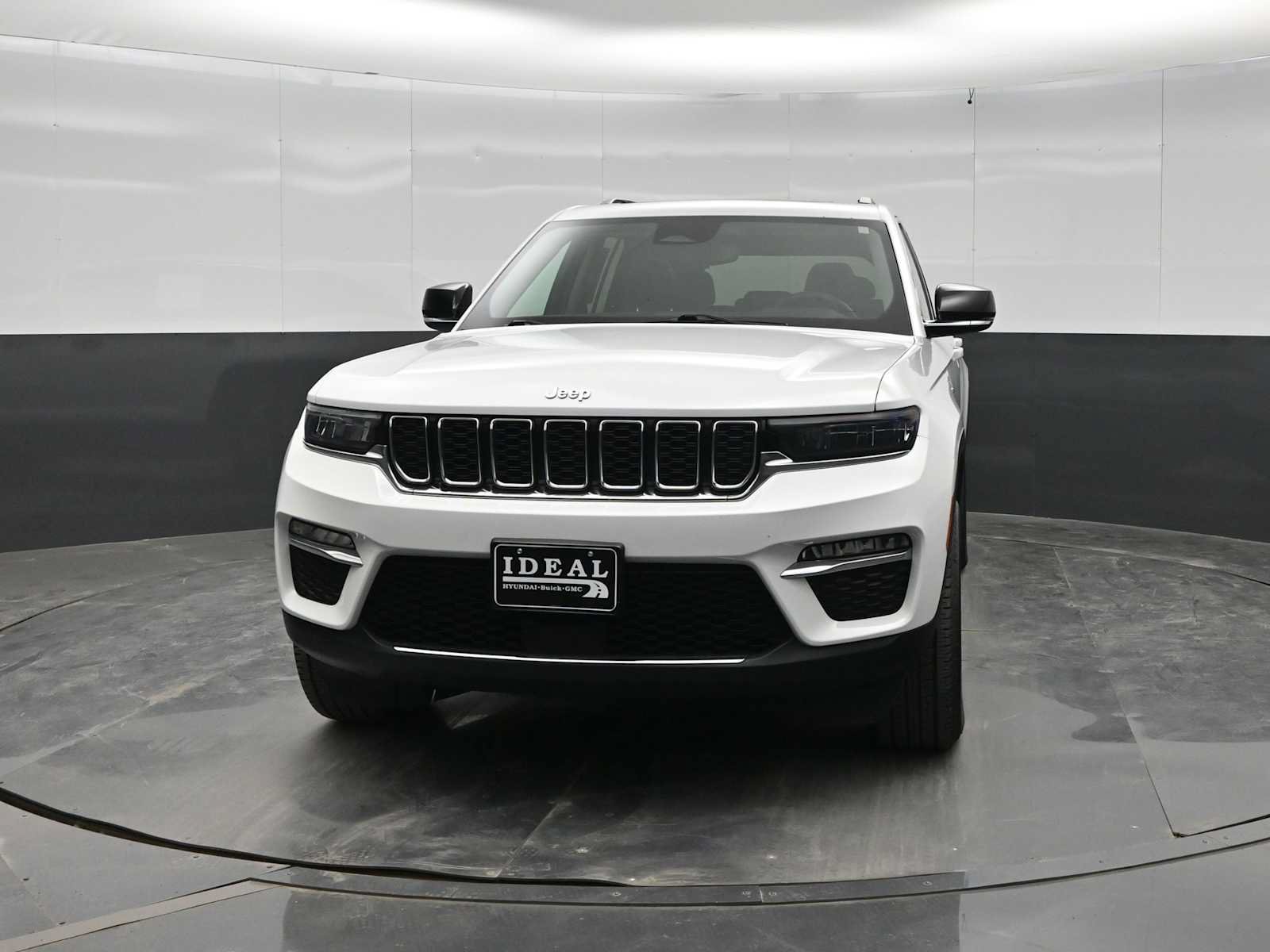 Used 2024 Jeep Grand Cherokee Limited 4xe AWD/4WD image 3
