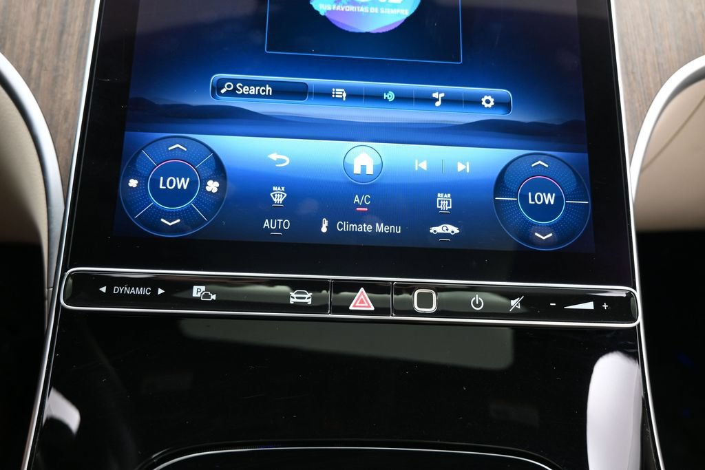 Used 2025 Mercedes-Benz C 300 Sedan image 29