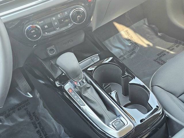 Used 2025 Chevrolet Trax ACTIV w/ Sunroof Package image 35