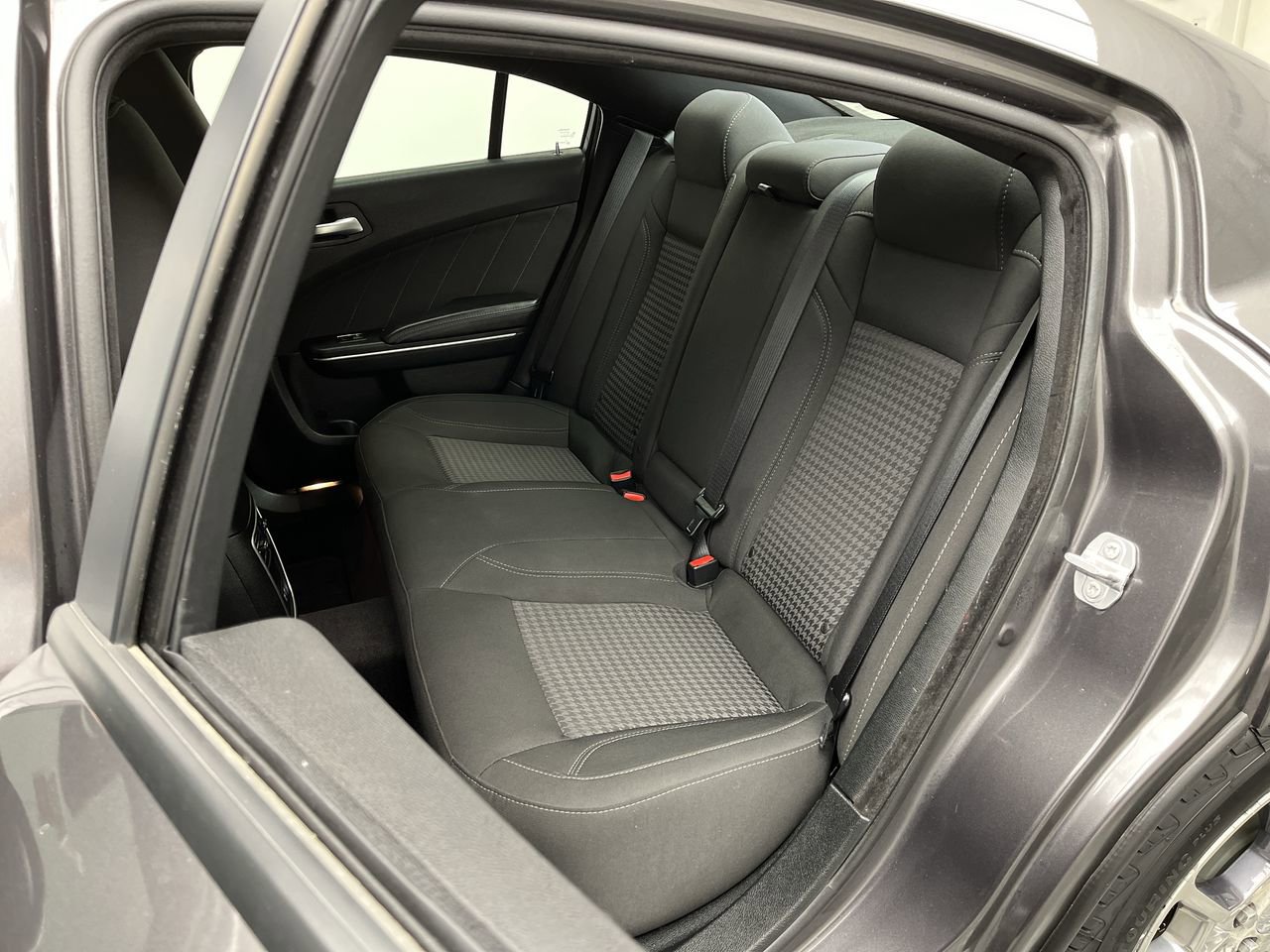 Used 2017 Dodge Charger SXT AWD/4WD image 10