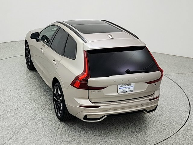 Certified 2026 Volvo XC60 B5 Plus AWD/4WD image 36
