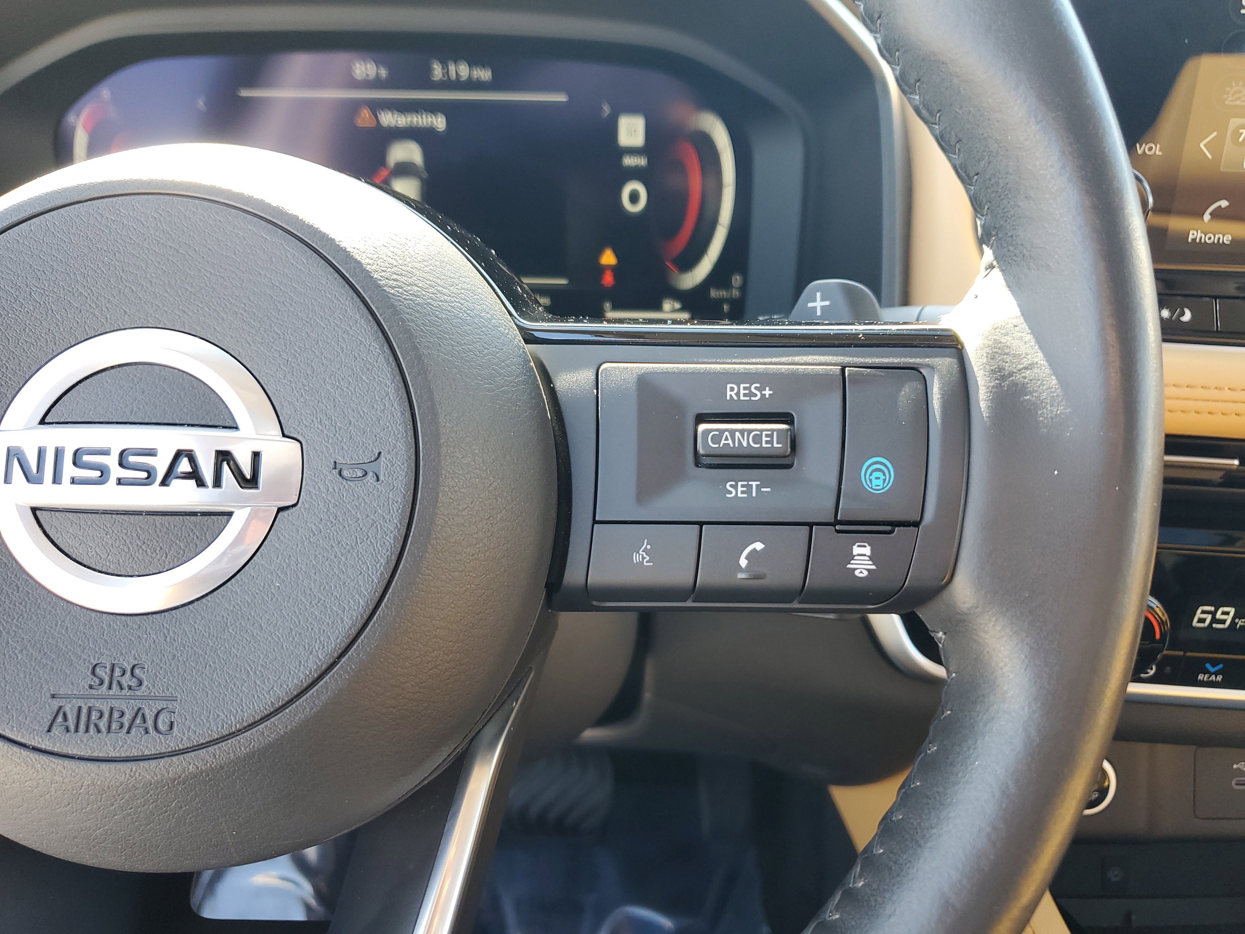 Used 2021 Nissan Rogue Platinum image 18