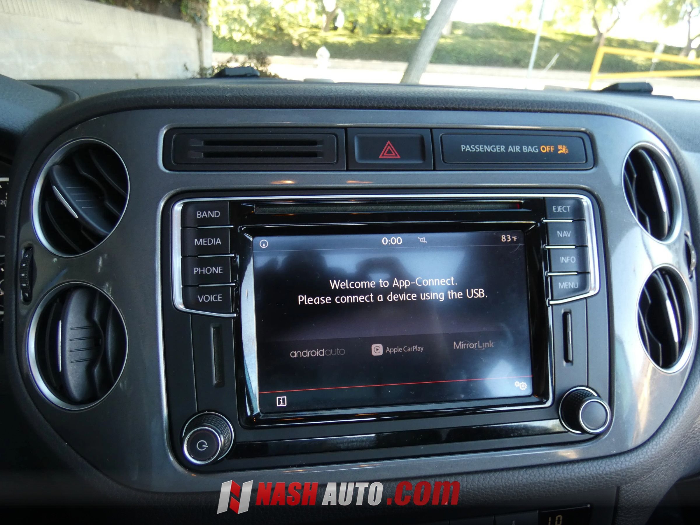 Used 2017 Volkswagen Tiguan SEL FWD image 53