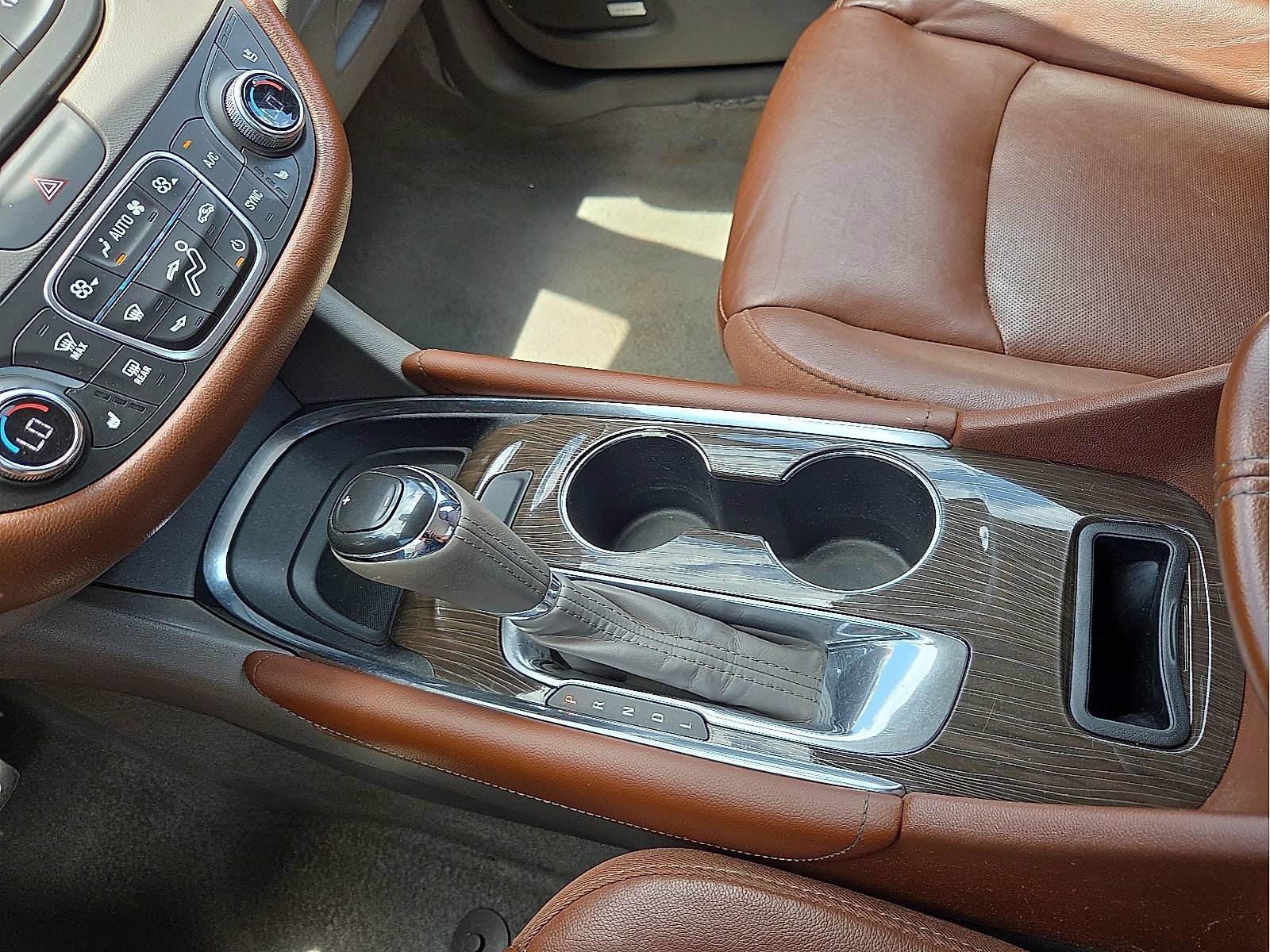 Used 2017 Chevrolet Malibu Premier FWD image 25