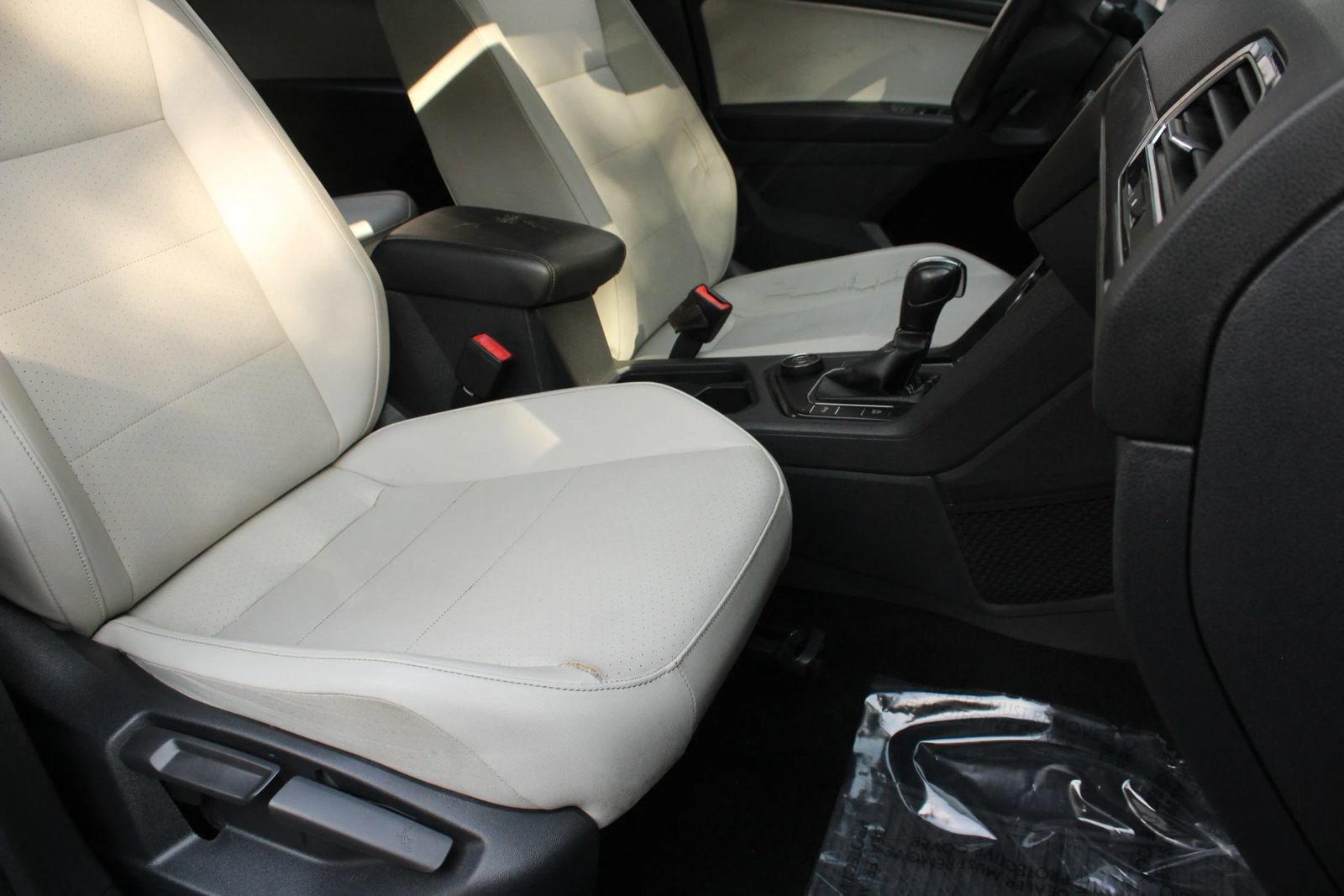 Used 2021 Volkswagen Tiguan SE R-Line AWD/4WD image 29