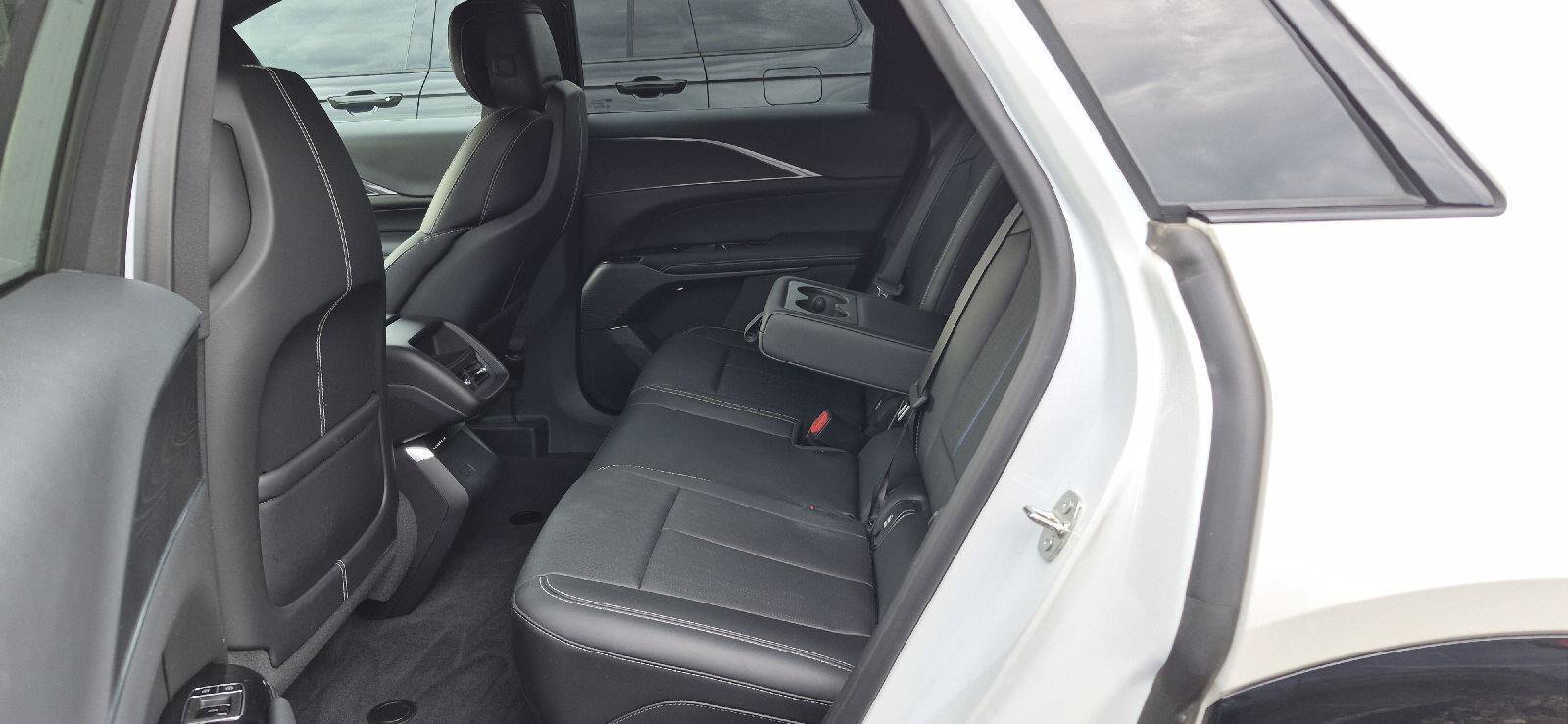 Used 2024 Cadillac Lyriq Luxury w/ LPO, Floor Liner Package AWD/4WD image 8