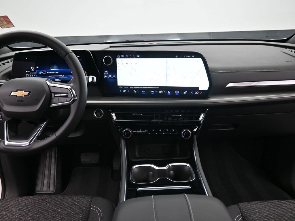 Used 2024 Chevrolet Traverse LT image 11