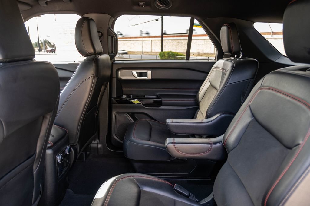 Used 2023 Ford Explorer ST-Line w/ Class IV Trailer Tow Package image 15