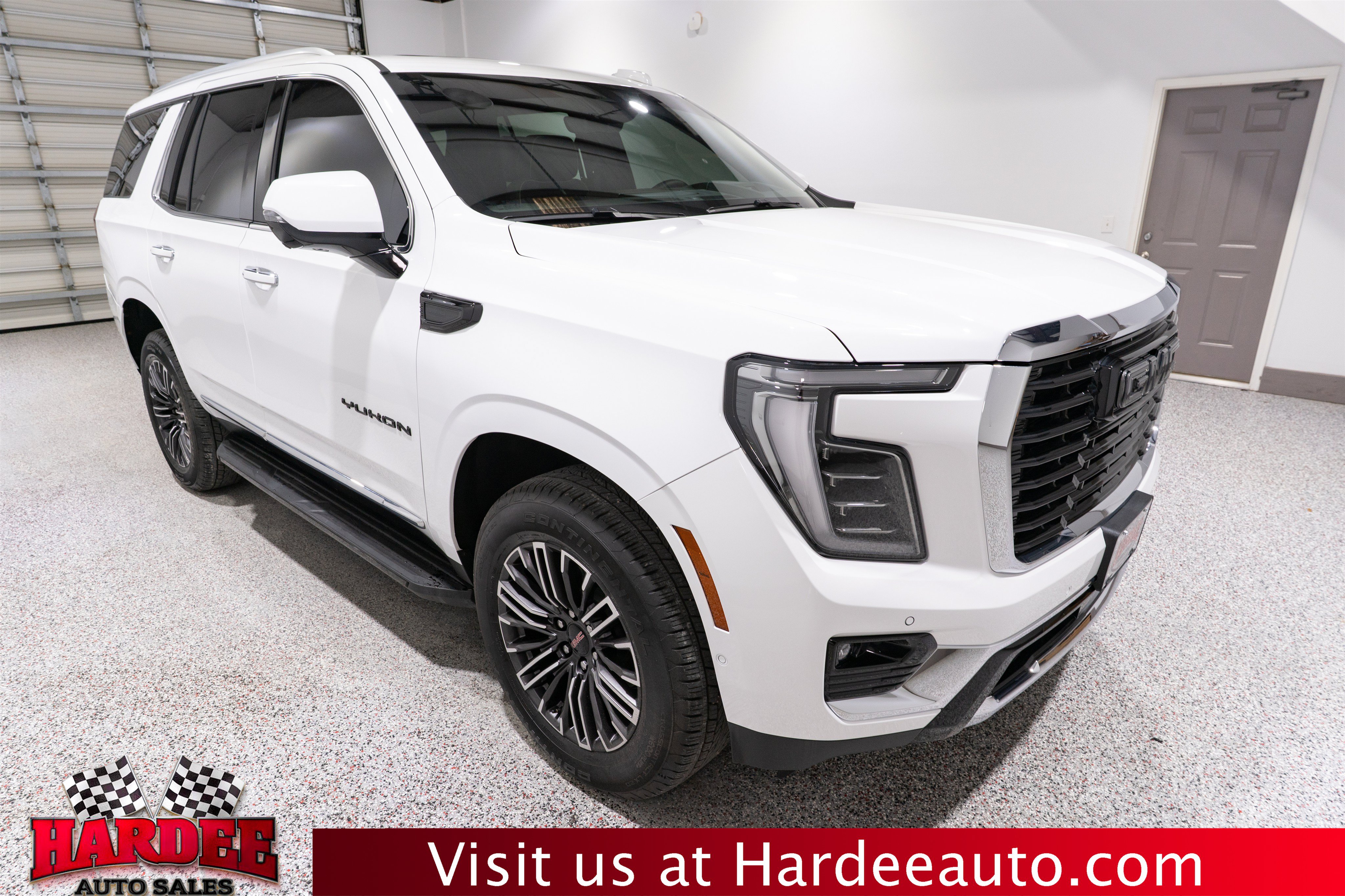 Used 2025 GMC Yukon Elevation w/ Elevation Premium Package AWD/4WD image 6