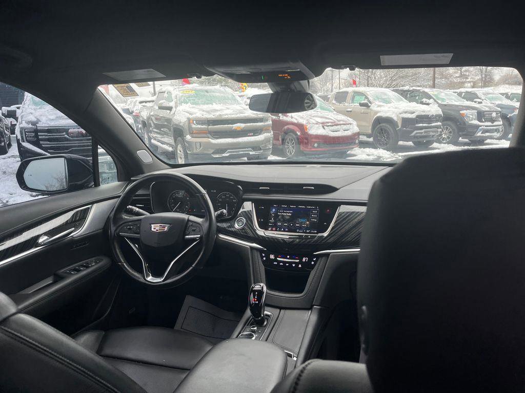 Used 2024 Cadillac XT6 Premium Luxury AWD/4WD image 27