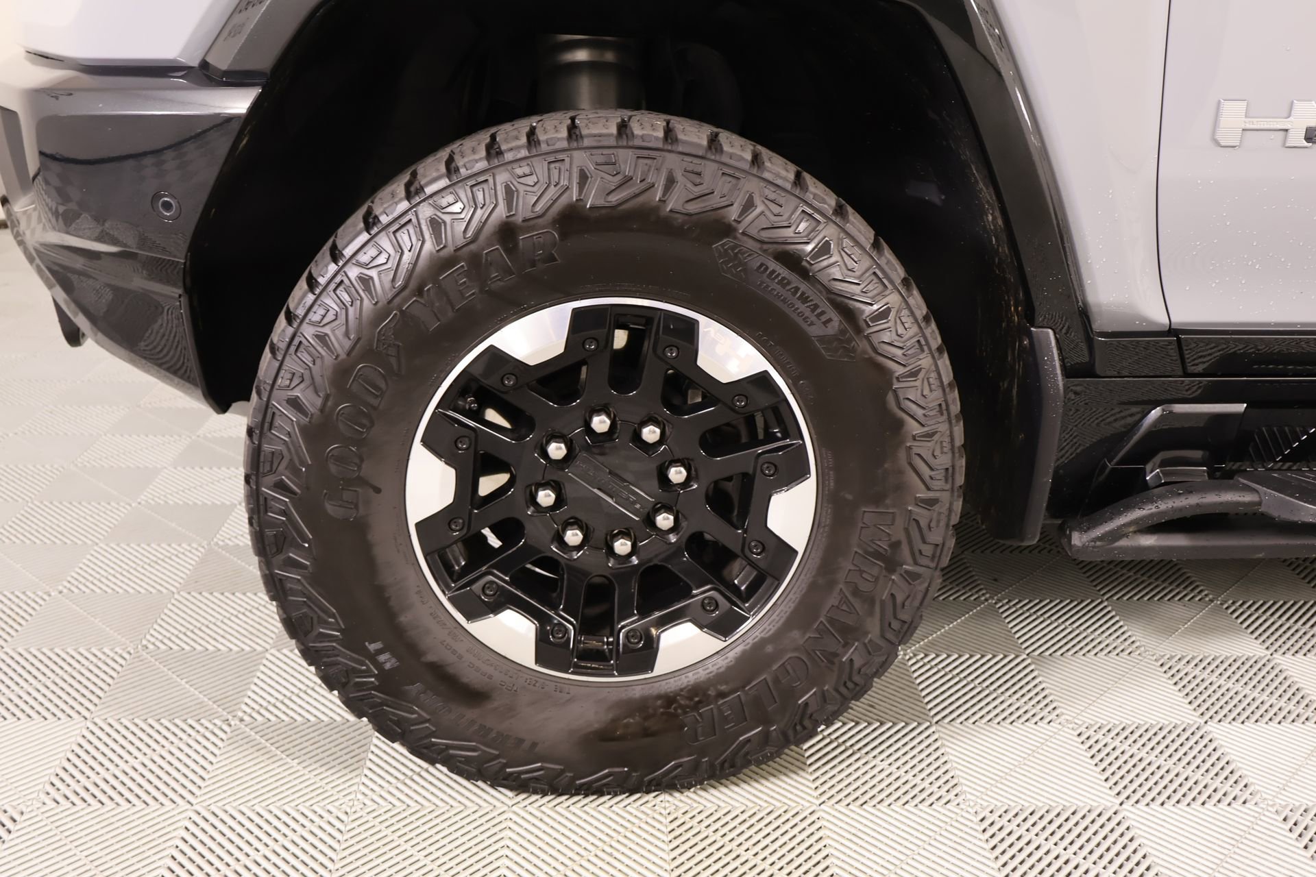 Used 2025 GMC Hummer EV 3X w/ Extreme Off-Road Package AWD/4WD image 18