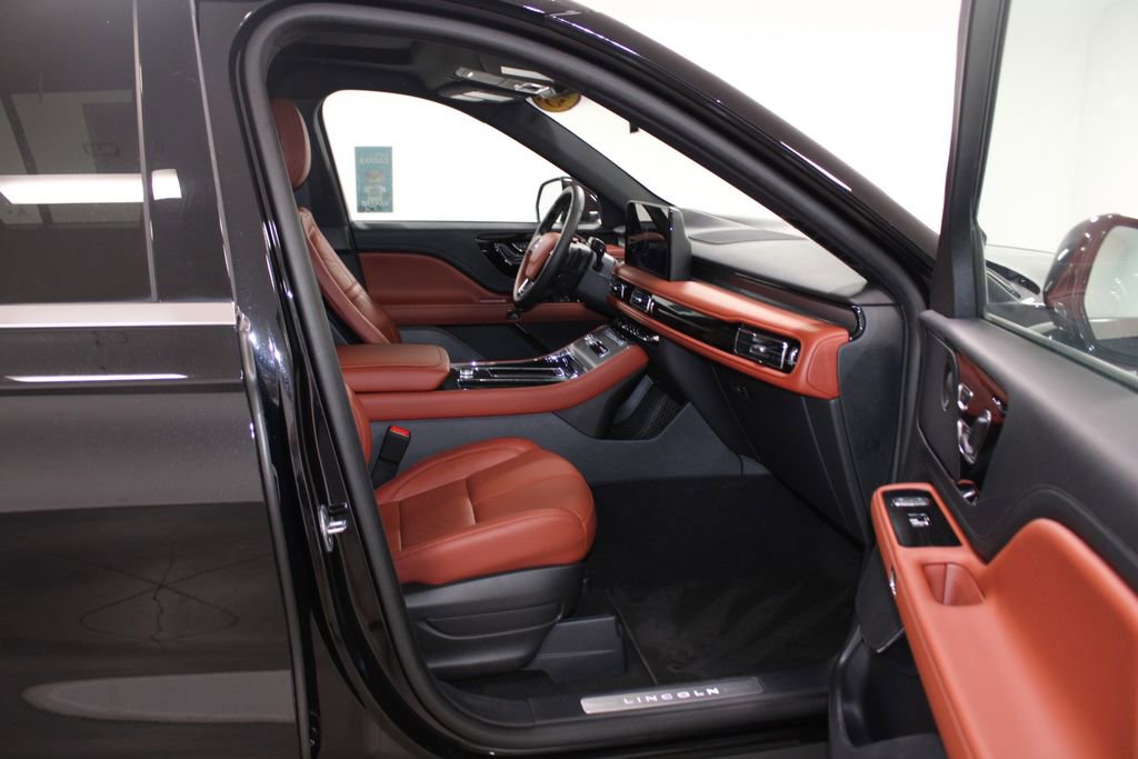 Used 2025 Lincoln Aviator Reserve image 31