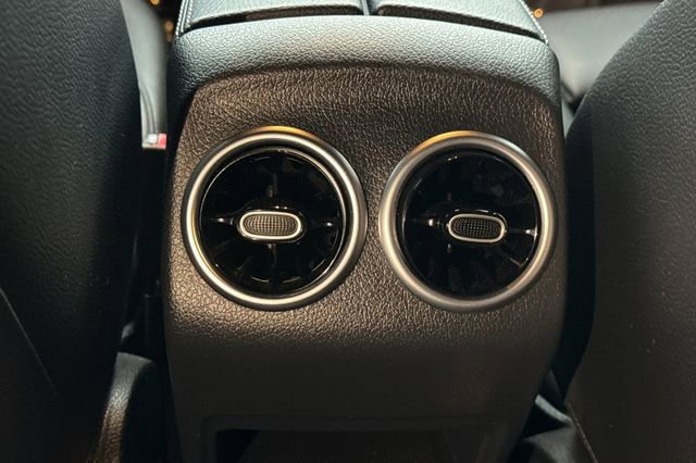 Used 2021 Mercedes-Benz GLB 250 w/ Premium Package image 14