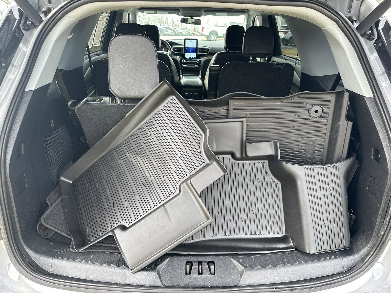 Used 2022 Ford Explorer Limited w/ Limited Technology Package image 16