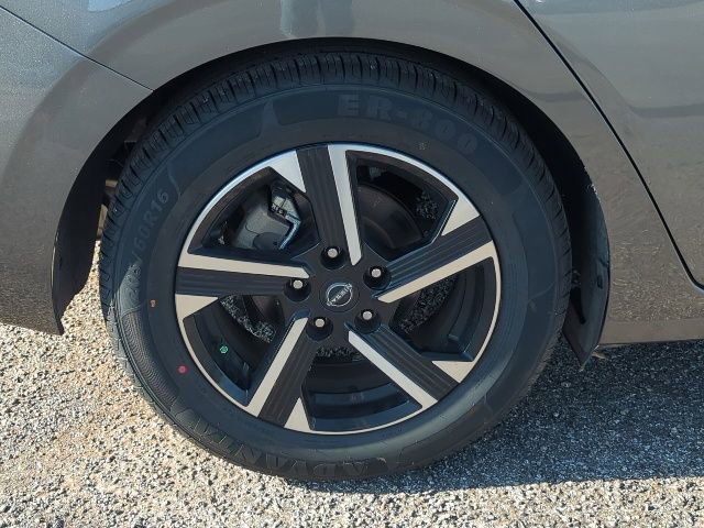 Used 2024 Nissan Sentra SV image 3