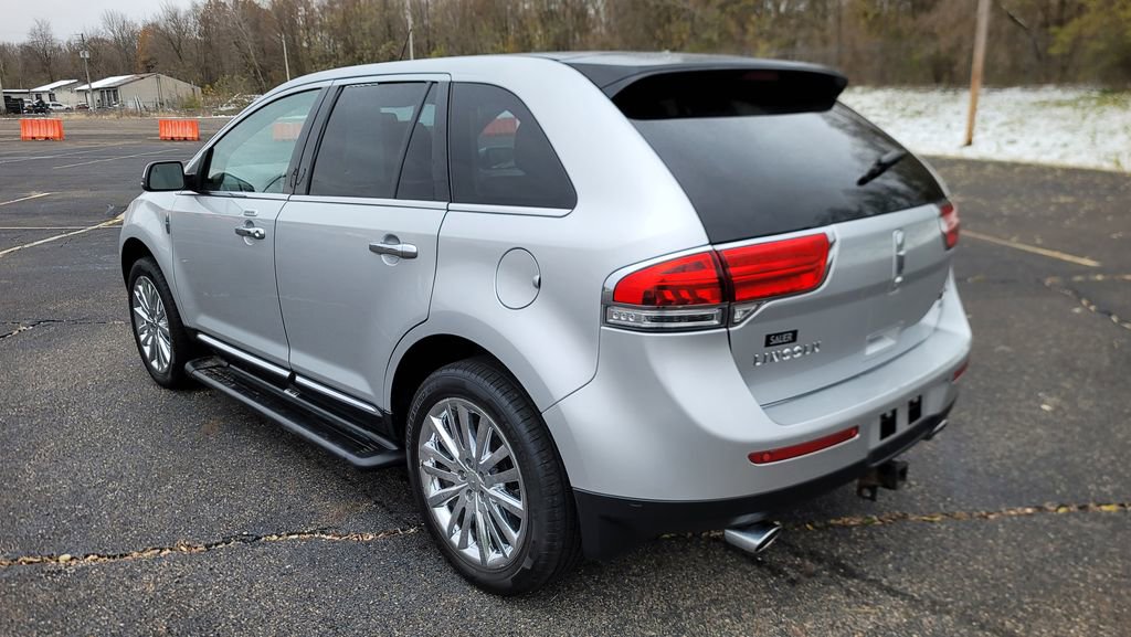 Used 2013 Lincoln MKX Base image 9