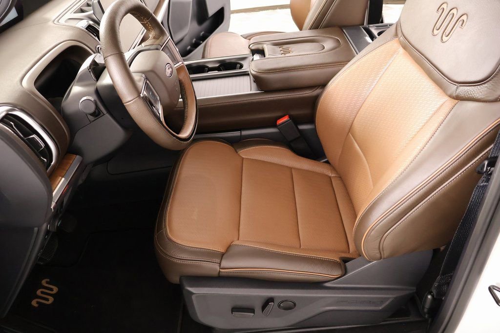 Used 2025 Ford Expedition Max King Ranch image 12