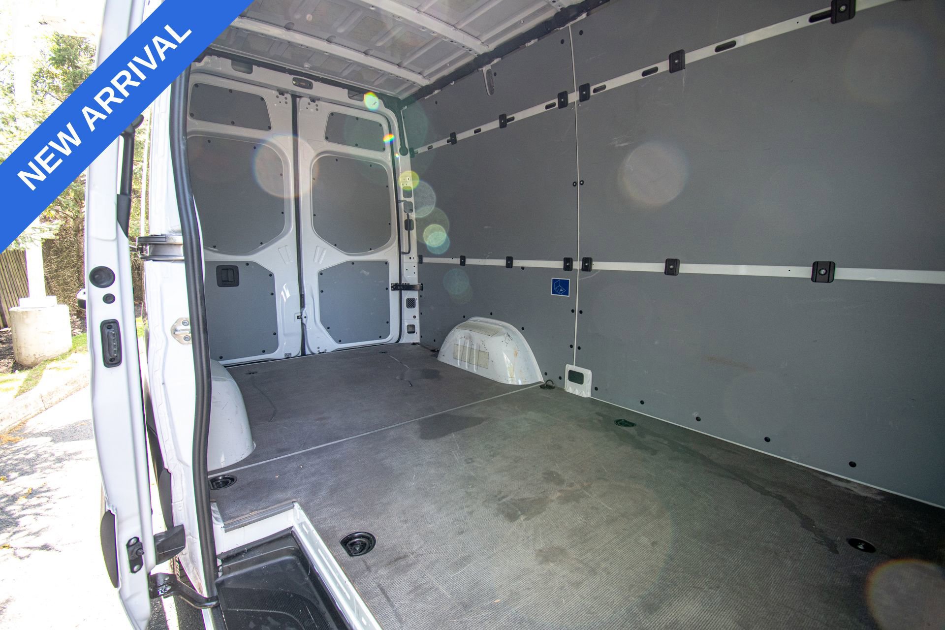 Used 2025 Mercedes-Benz Sprinter 2500 image 8