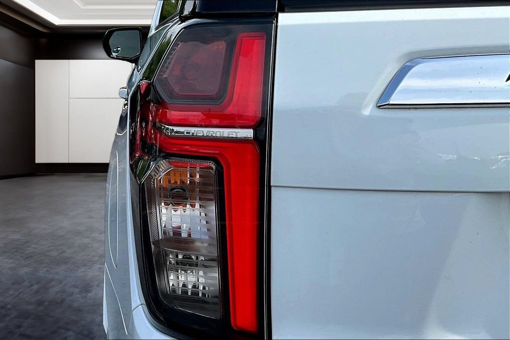 Used 2023 Chevrolet Suburban Premier AWD/4WD image 22
