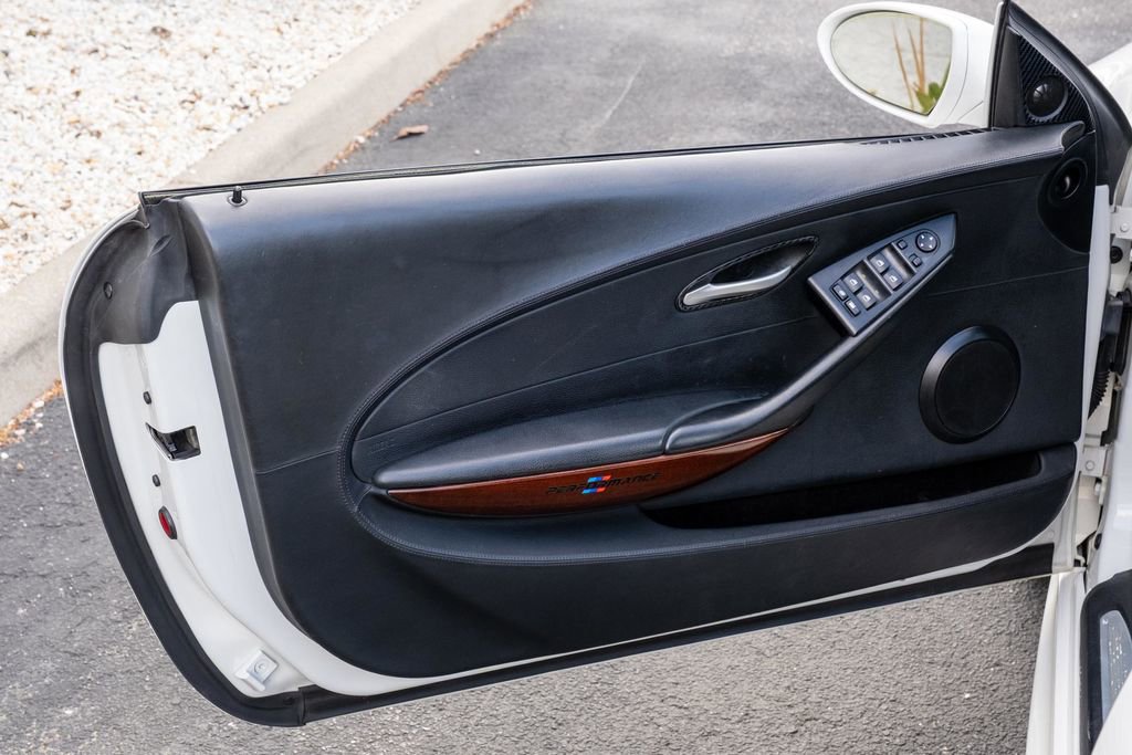 Used 2007 BMW M6 Convertible RWD image 12