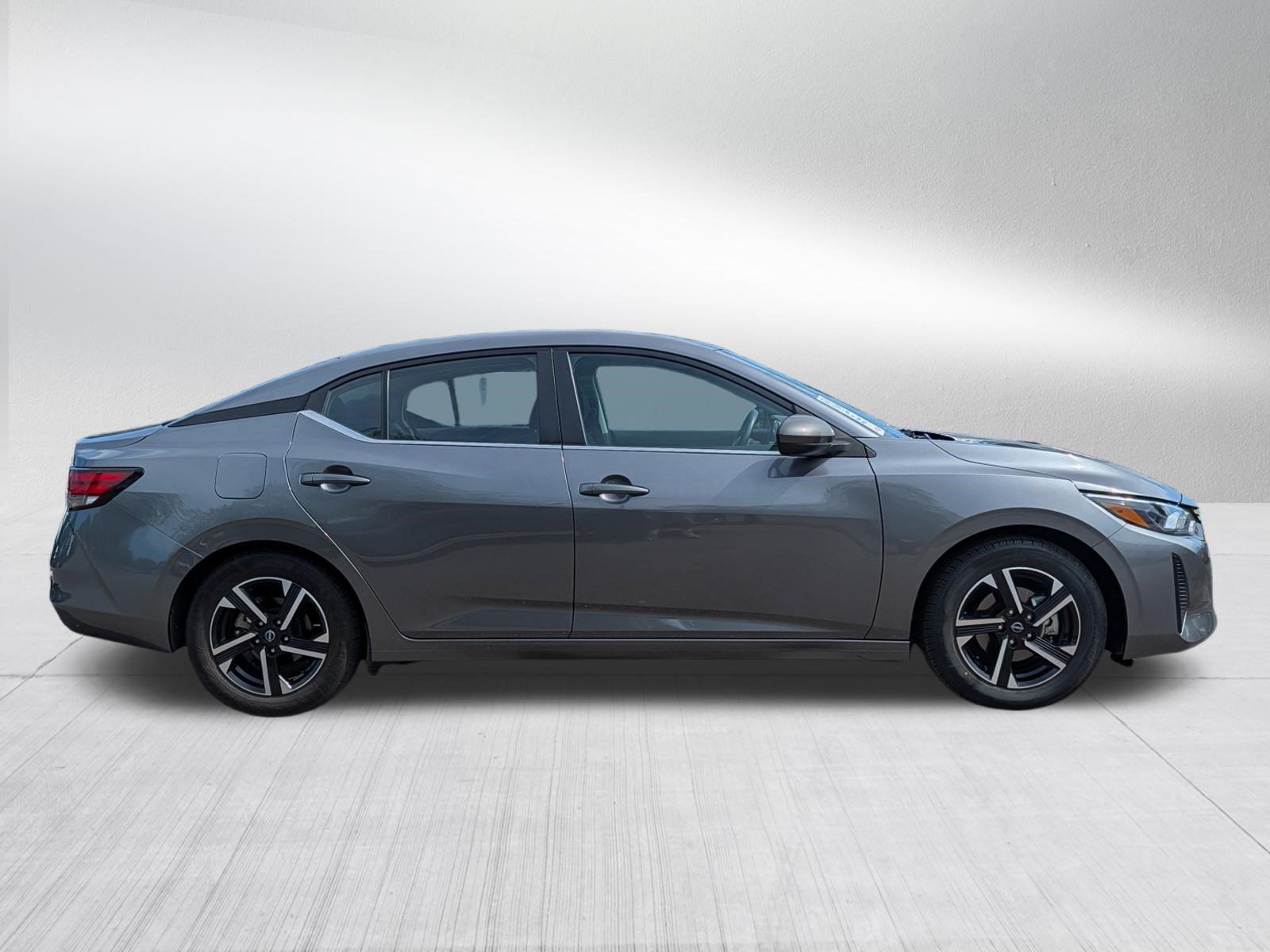 Used 2024 Nissan Sentra SV FWD image 8
