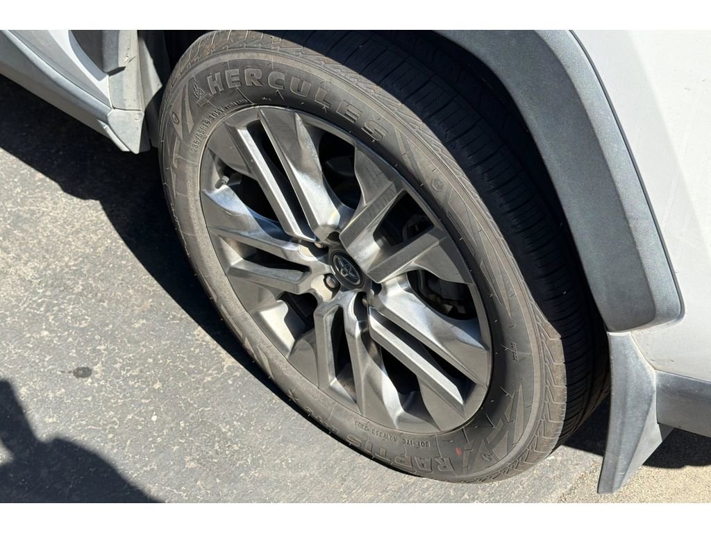 Certified 2020 Toyota RAV4 XLE Premium image 4