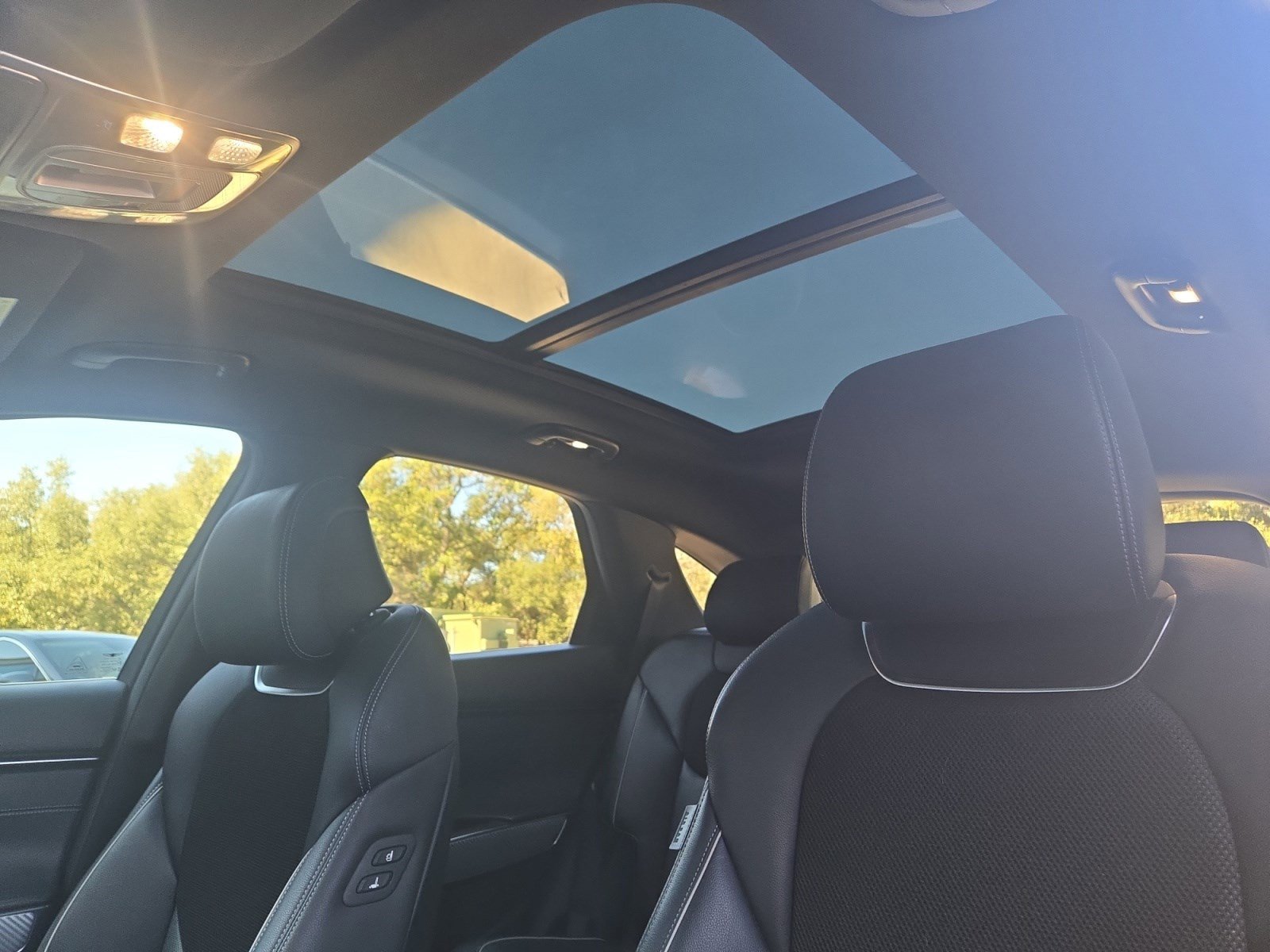 Used 2022 Genesis GV70 3.5T Sport w/ Cargo Package image 22