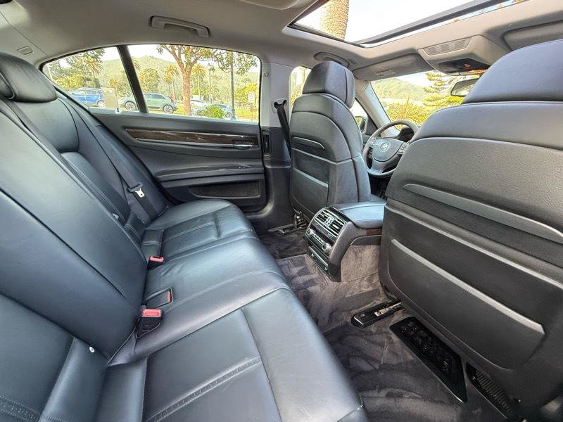 Used 2009 BMW 750i RWD image 51