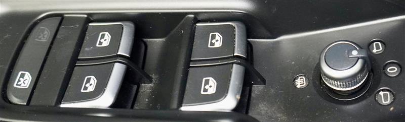 Used 2017 Audi A3 e-tron Premium Plus w/ Technology Package image 42