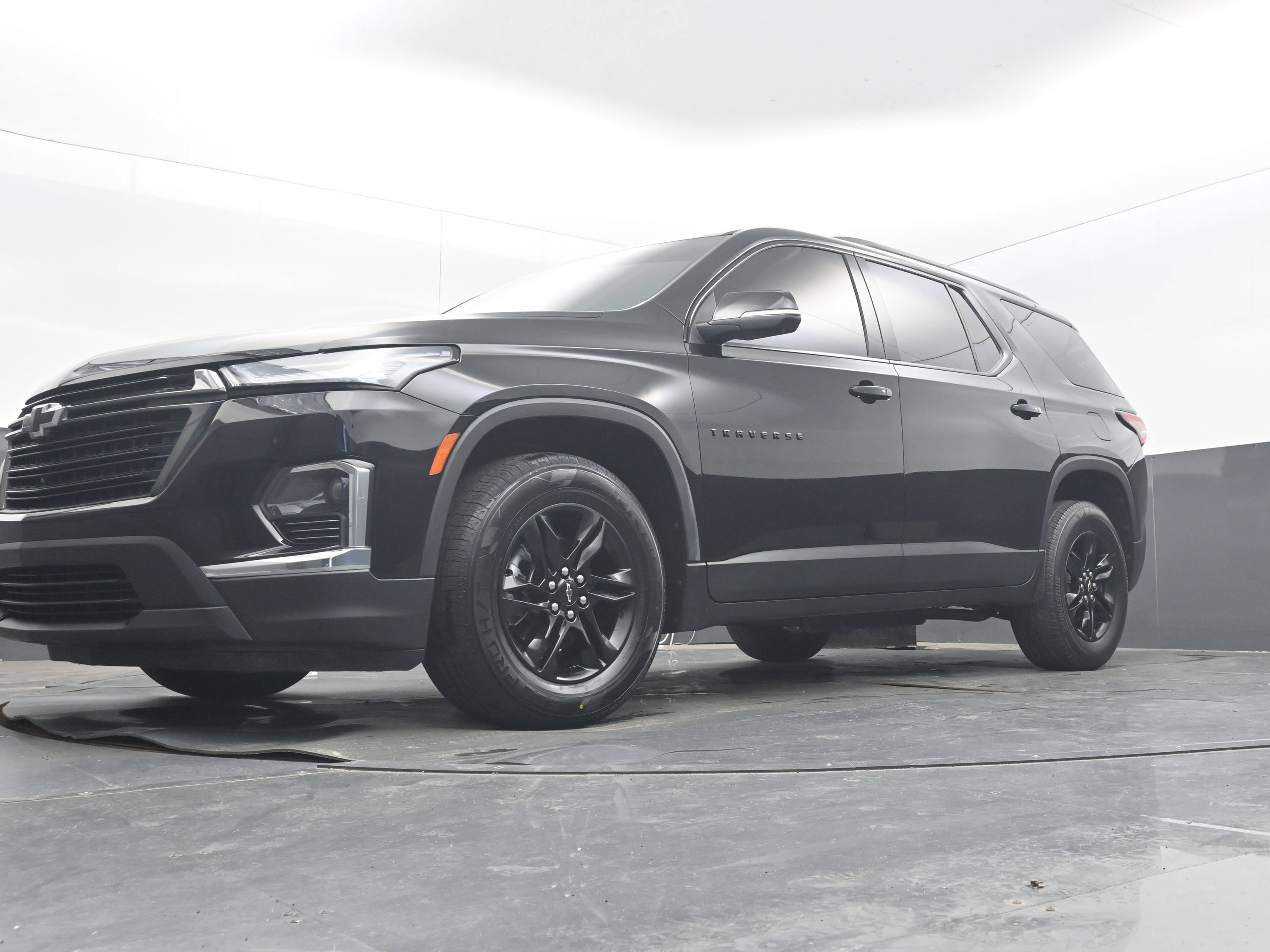 Used 2023 Chevrolet Traverse LT FWD image 31