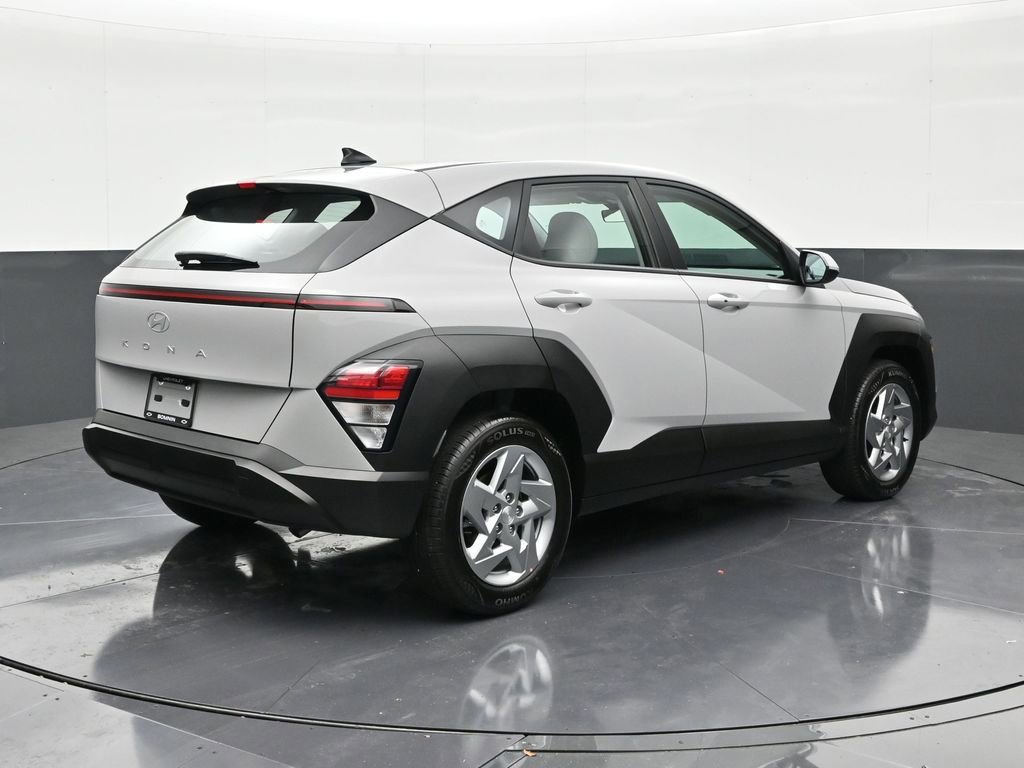 Used 2026 Hyundai Kona SE image 5