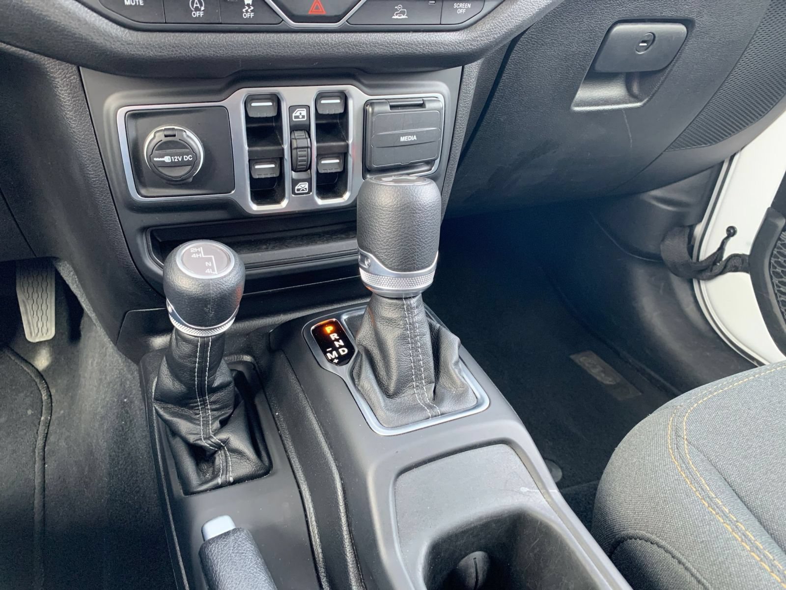 Used 2025 Jeep Wrangler Unlimited Sport AWD/4WD image 40