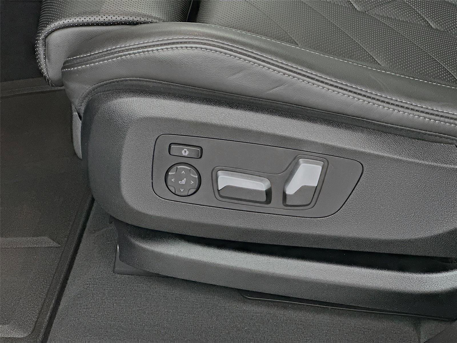 Used 2023 BMW X5 xDrive40i w/ Premium Package image 23